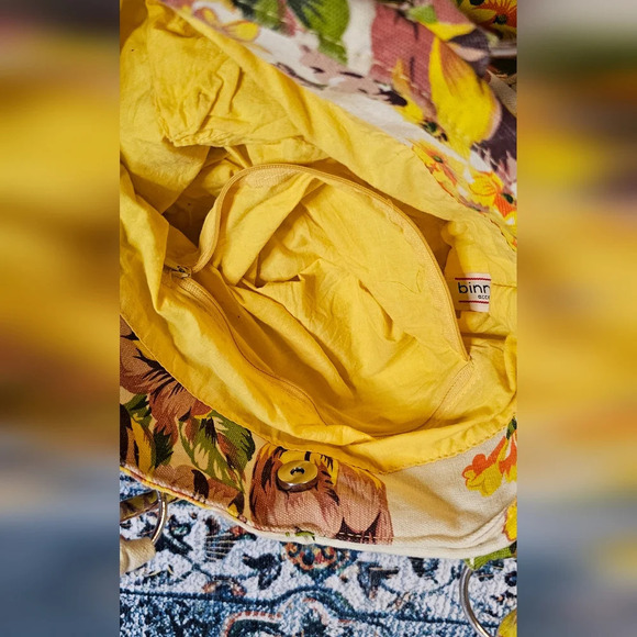 Vintage Mid-Century Binny Yellow Canvas Floral Purse - Picture 4 of 11